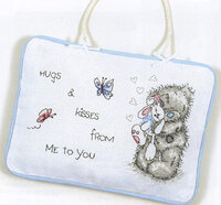 TT107 Hugs & Kisses Door Hange.jpg