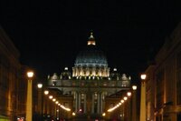 Улица к собору и сам собор ночью.jpg