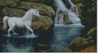 единорог возле водопада.jpg