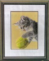 Котенок с мячиком (чб.гр).jpg
