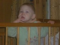 Полюшка с пальчиком.JPG