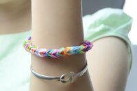 Quick-to-learn-Tutorial-on-Making-Colorful-Fishtail-Loom-Bracelet9.jpg