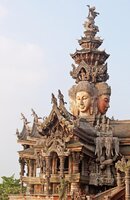 Thailand_wooden_temple5.jpg