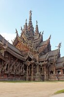 Thailand_wooden_temple6.jpg