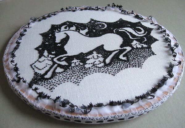 Вышивка французскими узелками, Д-р 26 см.